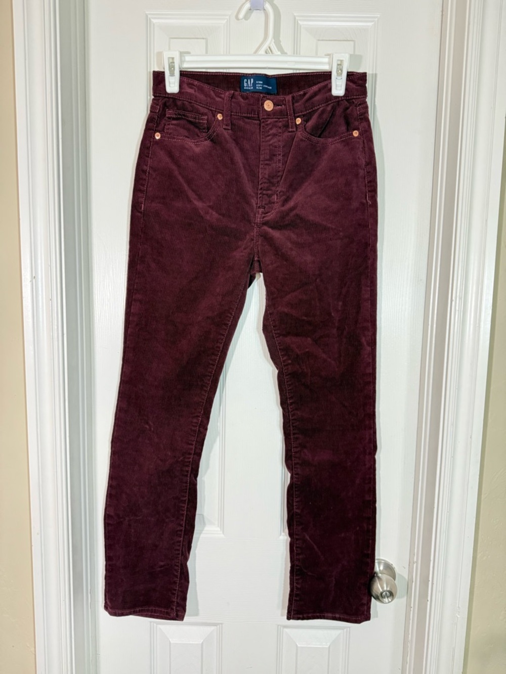 GAP Soft Vintage Slim Corduroy Pants Burgundy Size 2/26